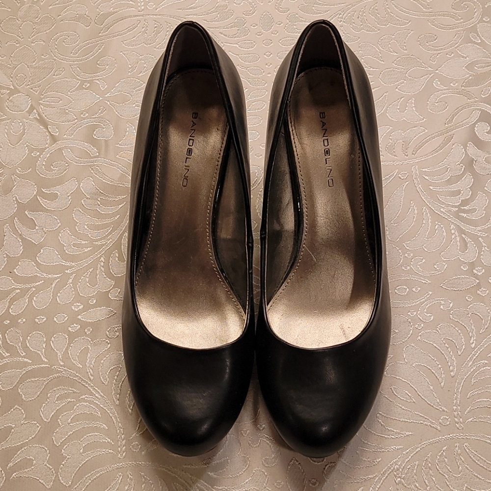 NWOT SEXY BANDOLINO PUMPS